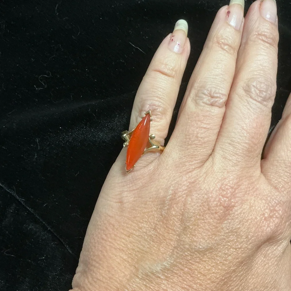 Avon 1979 Earthstone  Statement Ring size 6-9 - Picture 2 of 5